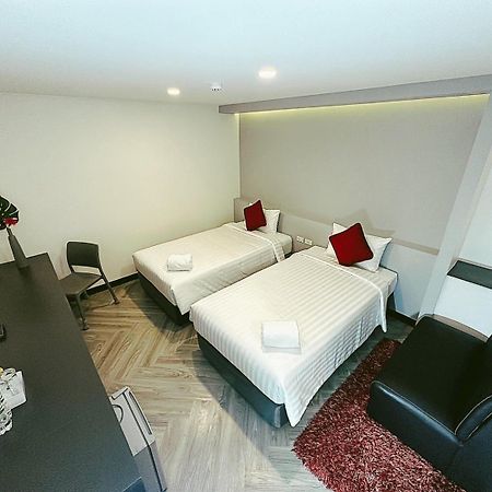 בנגקוק 14 Sathorn Hotel No-Parking מראה חיצוני תמונה