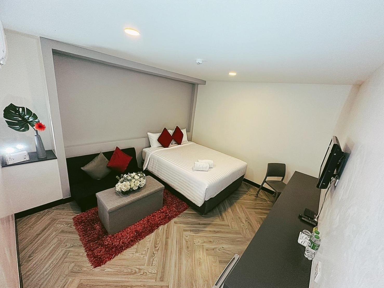בנגקוק 14 Sathorn Hotel No-Parking מראה חיצוני תמונה